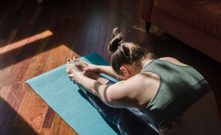 Le yoga est une pratique ancestrale qui allie mouvement, respiration et méditation pour un bien-être global.